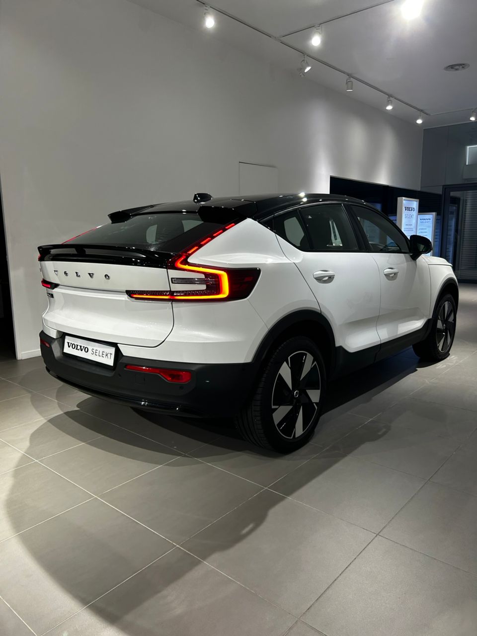 Volvo  EC40 Ultra, Twin Motor, Electric