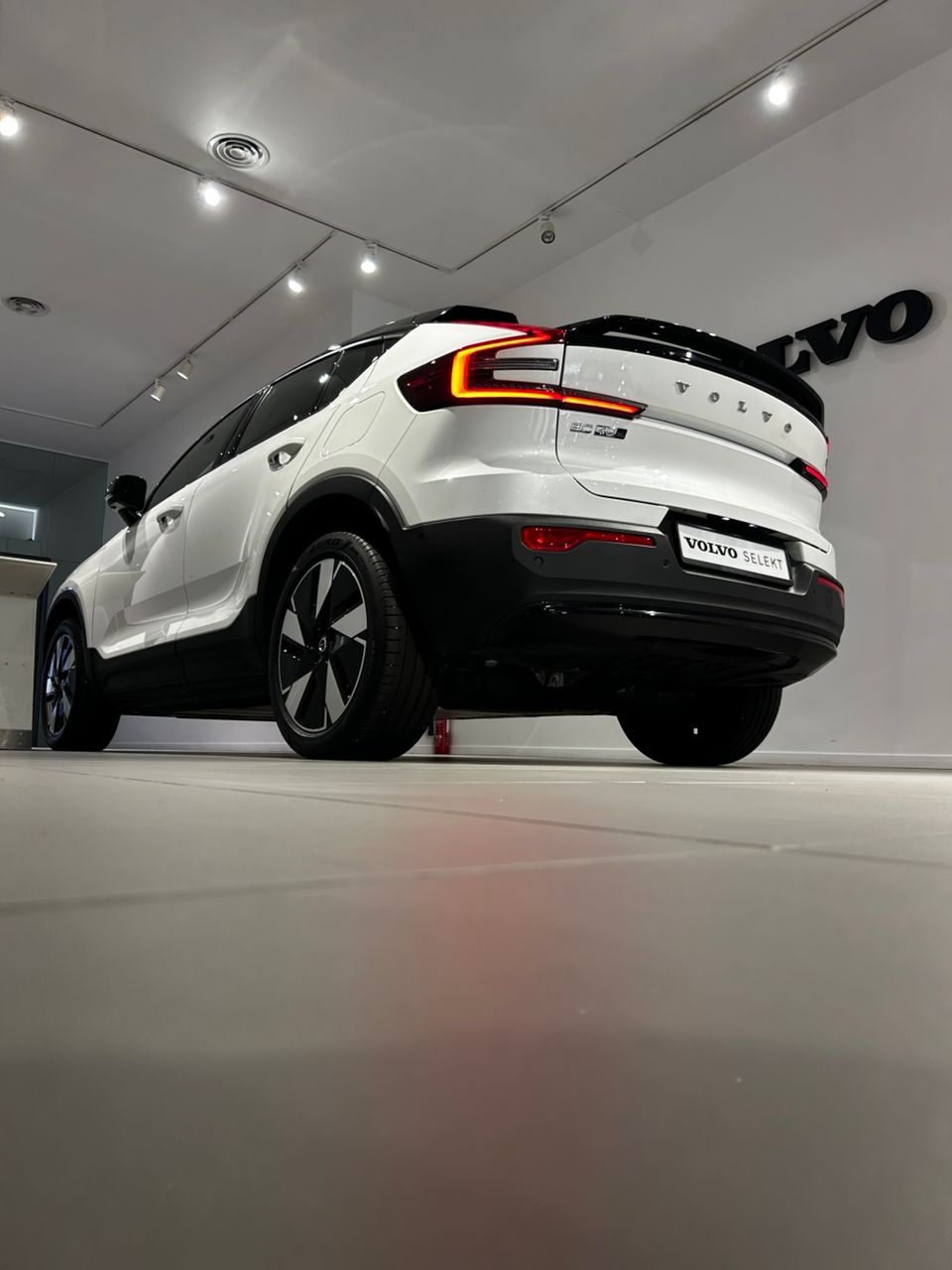 Volvo  EC40 Ultra, Twin Motor, Electric