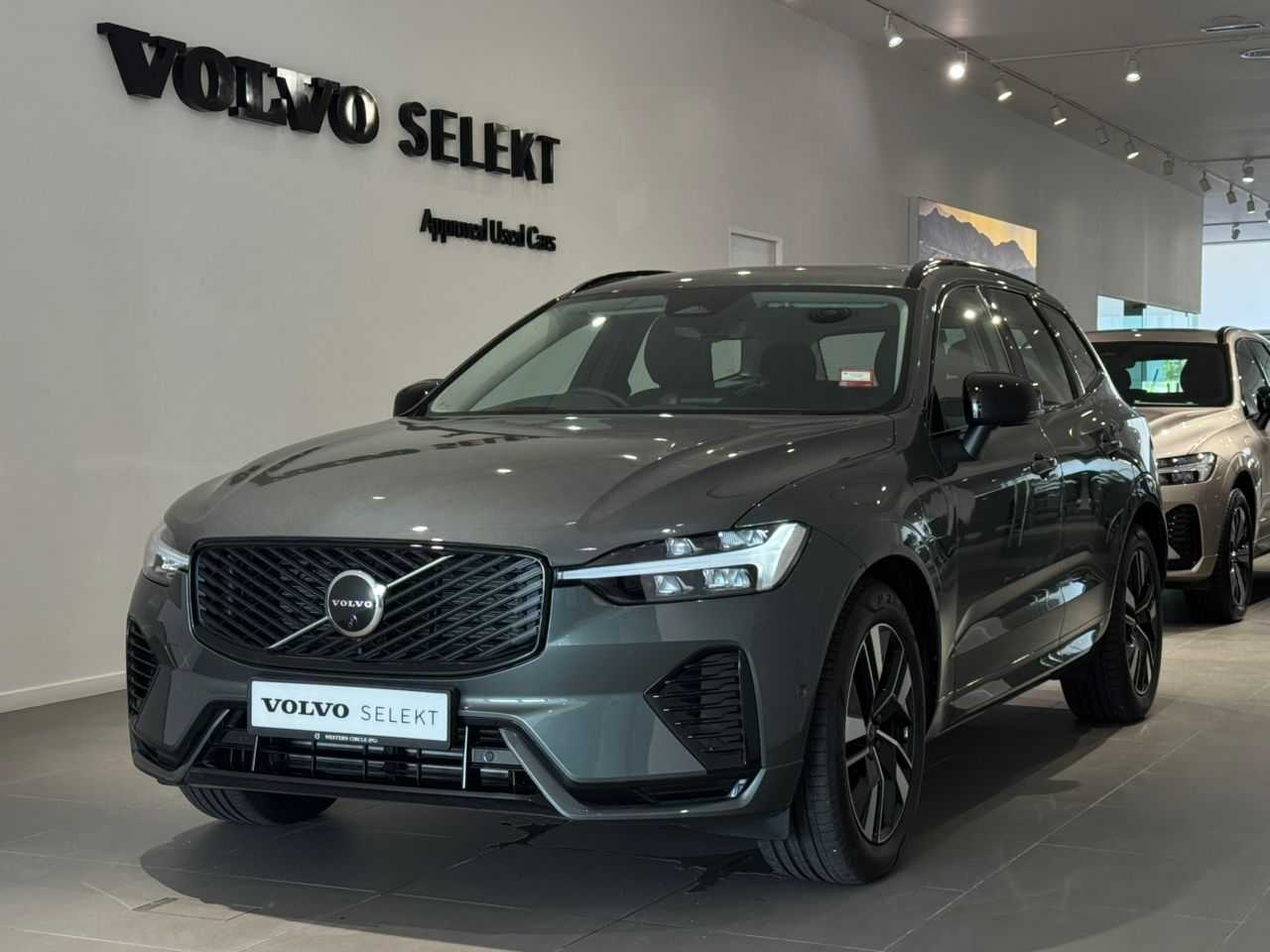 Volvo XC60 Ultra, T8 AWD Plug-in hybrid, Electric/Petrol, Dark