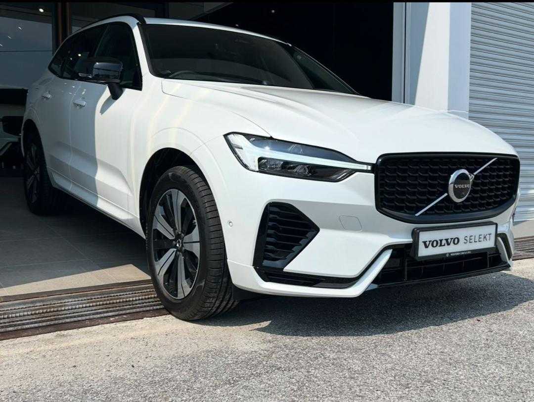 Volvo Recharge Ultimate, T8 AWD Plug-in hybrid, Electric/Petrol, Dark