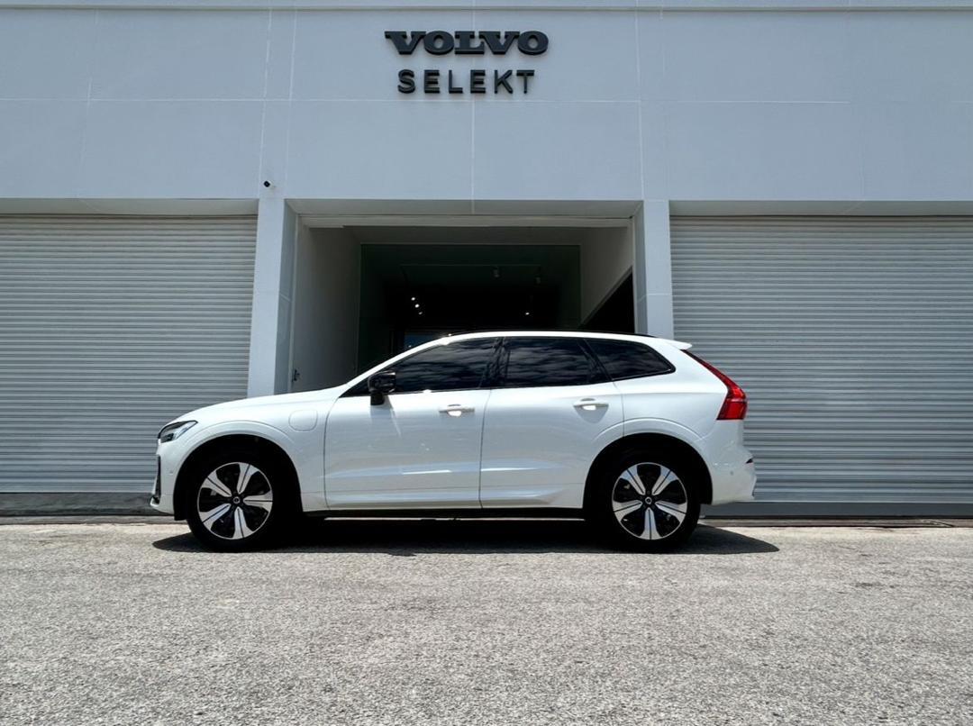 Volvo Recharge Ultimate, T8 AWD Plug-in hybrid, Electric/Petrol, Dark