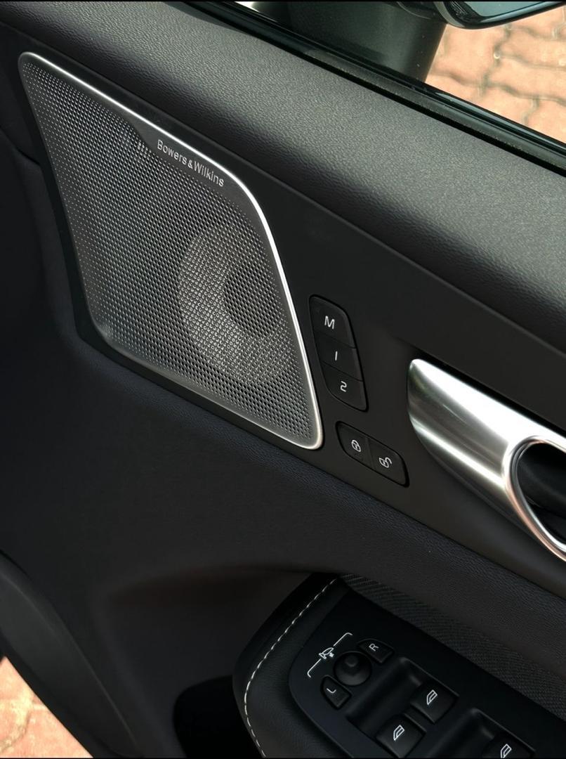 Volvo Recharge Ultimate, T8 AWD Plug-in hybrid, Electric/Petrol, Dark