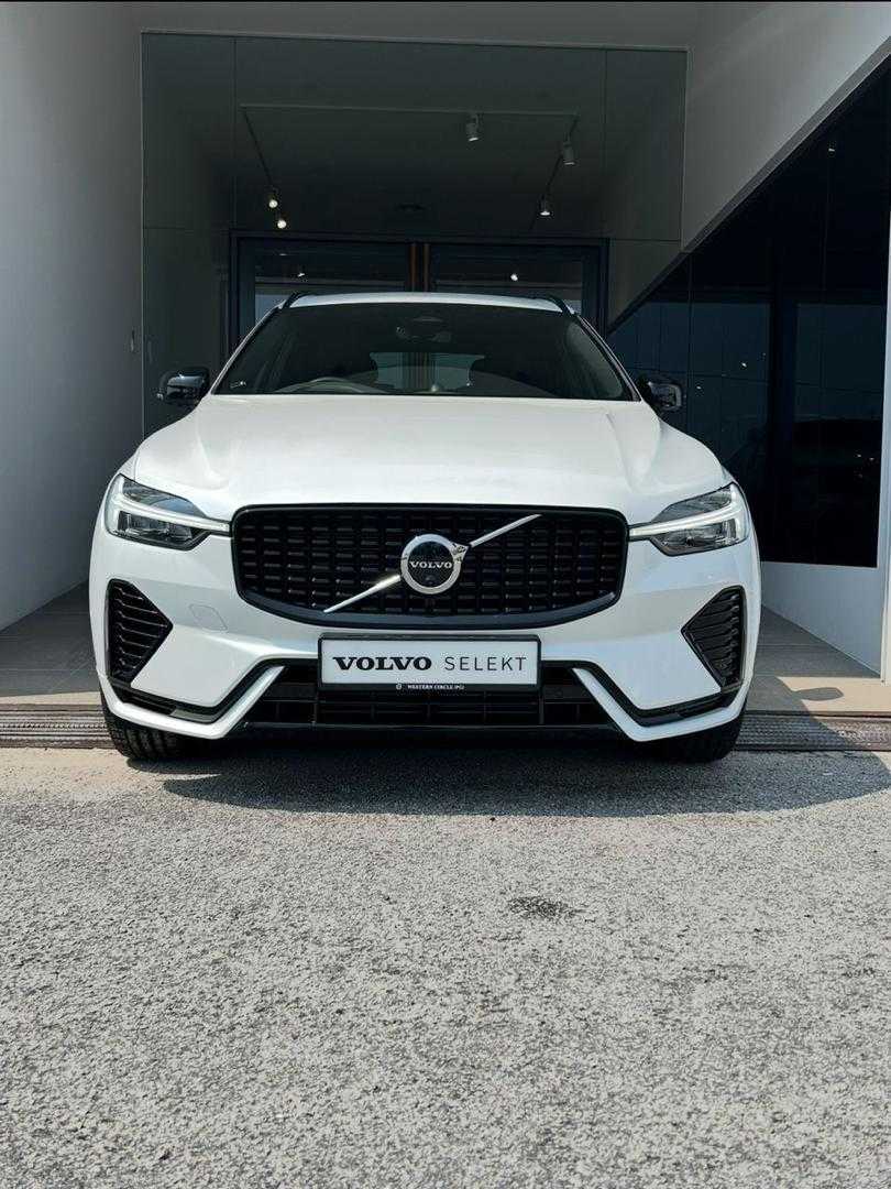 Volvo Recharge Ultimate, T8 AWD Plug-in hybrid, Electric/Petrol, Dark
