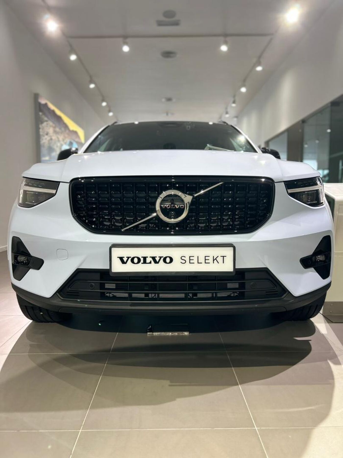 Volvo  Plus, B5 AWD Mild hybrid, Petrol, Dark