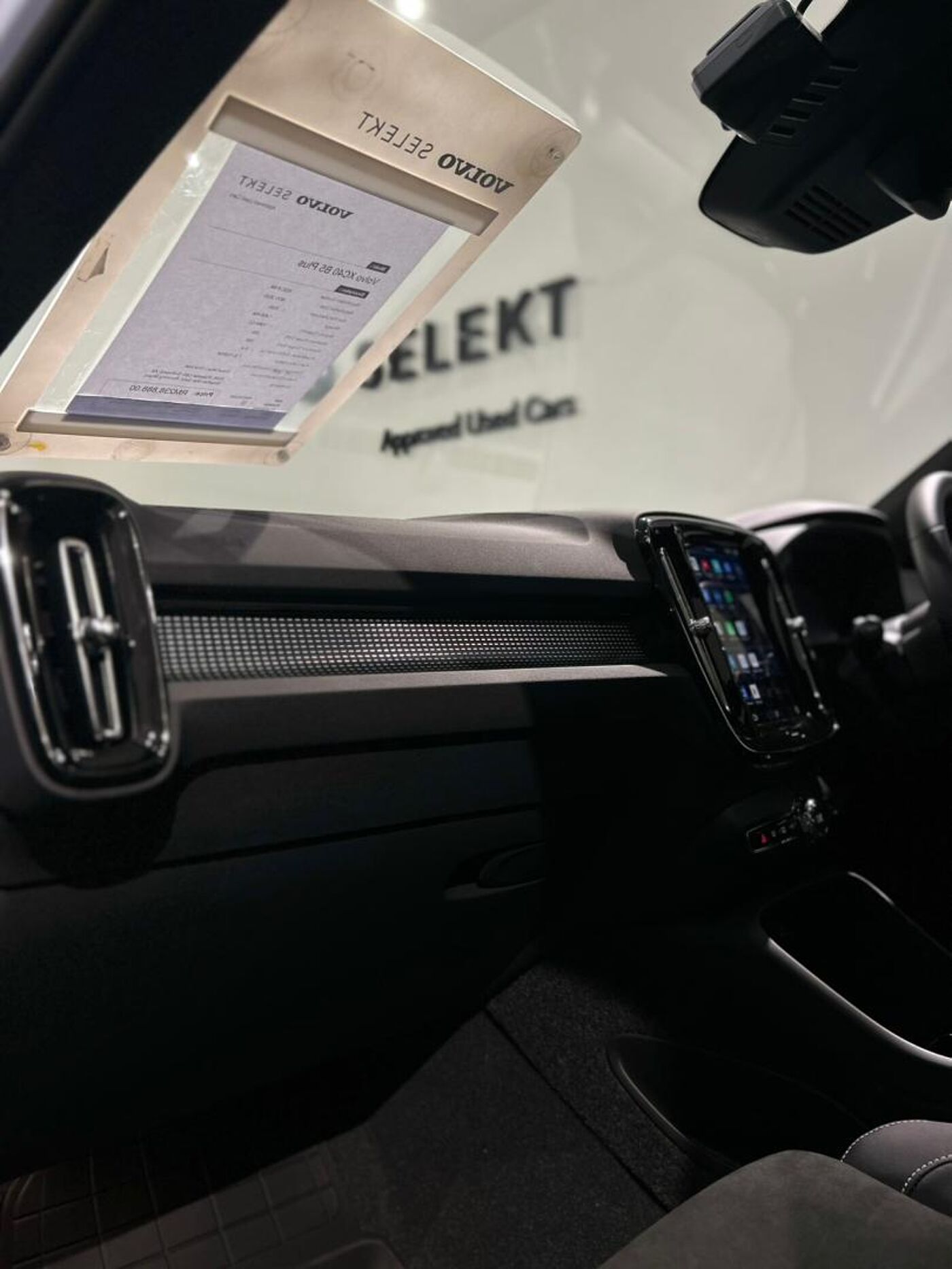 Volvo  Plus, B5 AWD Mild hybrid, Petrol, Dark