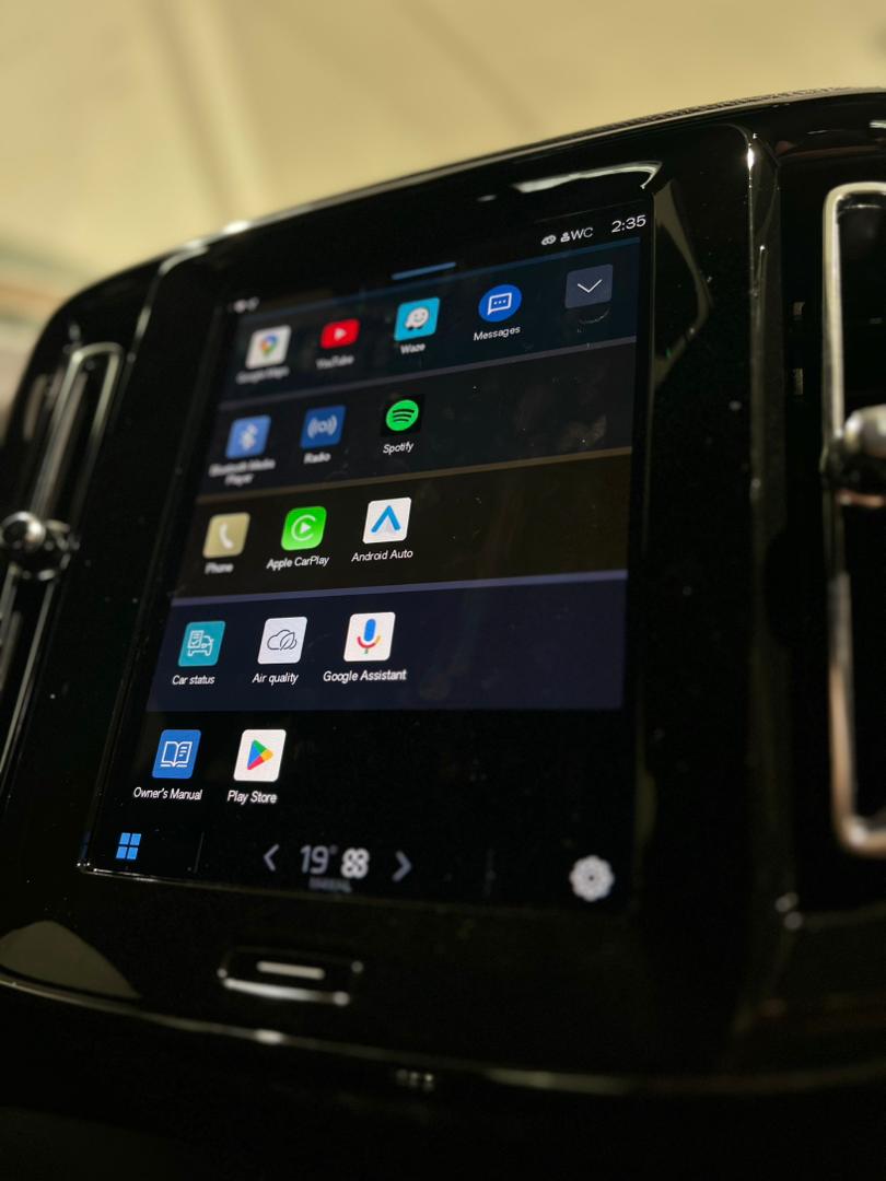 Volvo  Plus, B5 AWD Mild hybrid, Petrol, Dark