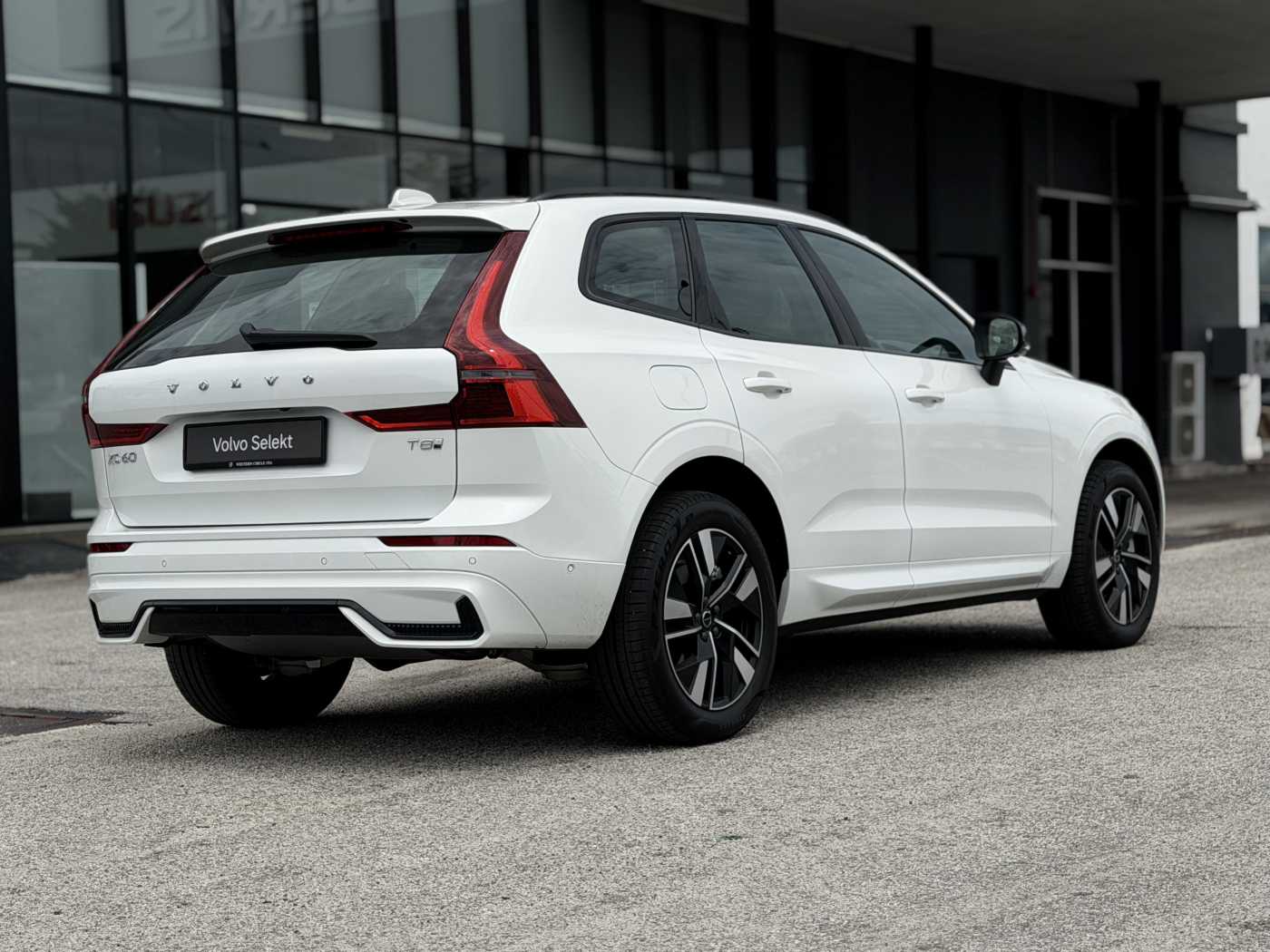Volvo  XC60 Ultra, T8 AWD Plug-in hybrid, Electric/Petrol, Dark