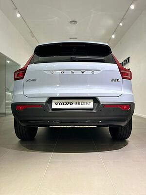 Volvo  Plus, B5 AWD Mild hybrid, Petrol, Dark