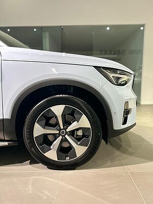 Volvo  Plus, B5 AWD Mild hybrid, Petrol, Dark