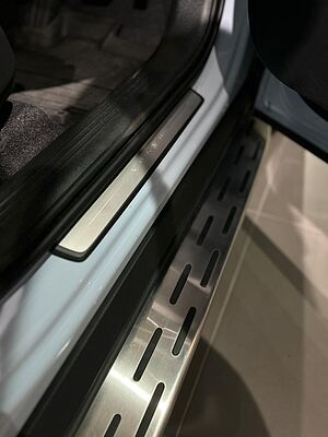 Volvo  Plus, B5 AWD Mild hybrid, Petrol, Dark