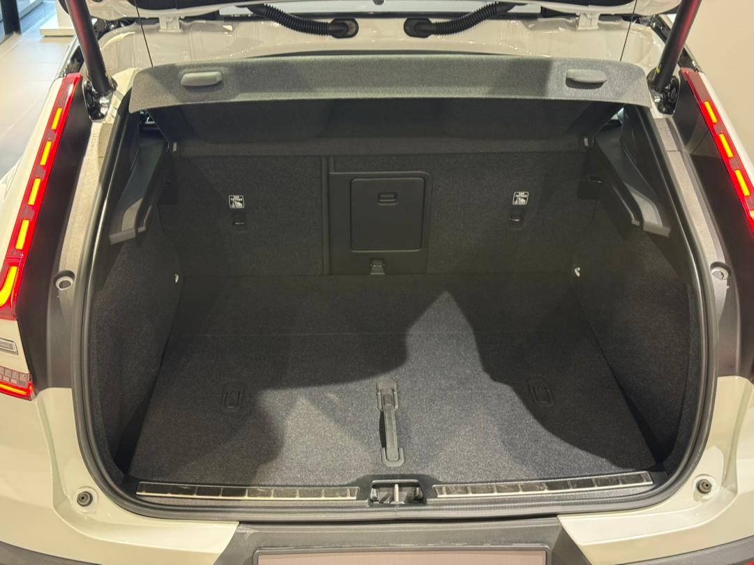 Volvo  EC40 Ultra, Twin Motor, Electric