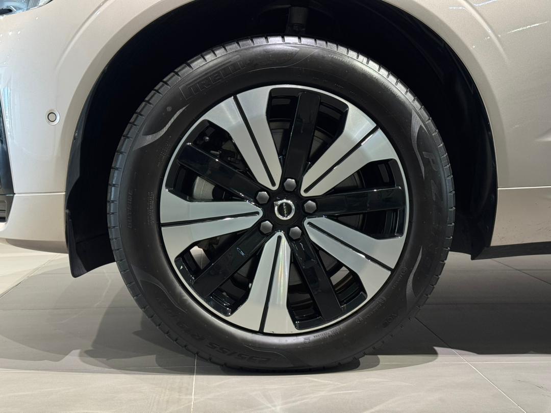 Volvo  XC60 Ultra, T8 AWD Plug-in hybrid, Electric/Petrol, Dark