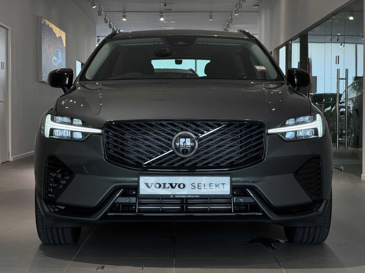 Volvo Ultra, T8 AWD Plug-in hybrid, Electric/Petrol, Dark