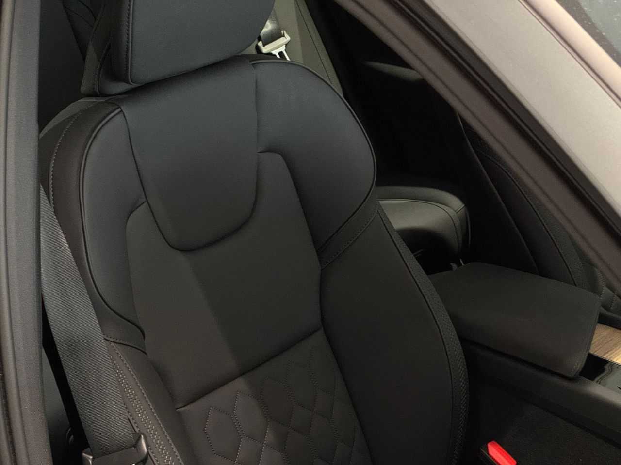 Volvo Ultra, T8 AWD Plug-in hybrid, Electric/Petrol, Dark