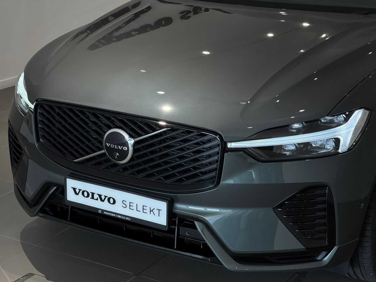 Volvo Ultra, T8 AWD Plug-in hybrid, Electric/Petrol, Dark