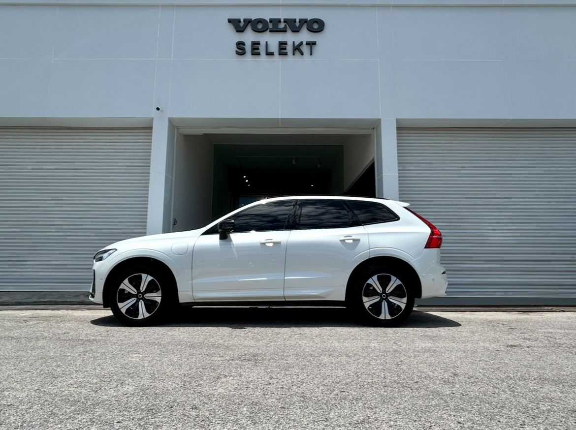 Volvo  Recharge Ultimate, T8 AWD Plug-in hybrid, Electric/Petrol, Dark