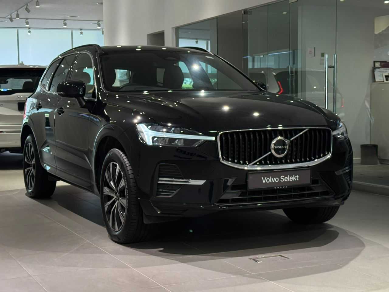 Volvo XC60 Essential, B5 AWD Mild hybrid, Petrol