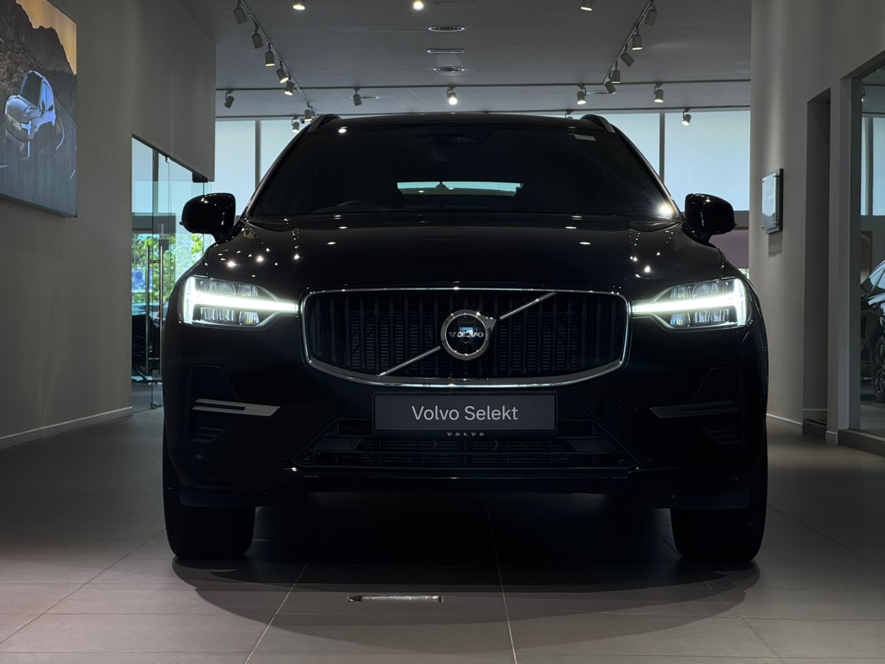 Volvo XC60 Essential, B5 AWD Mild hybrid, Petrol