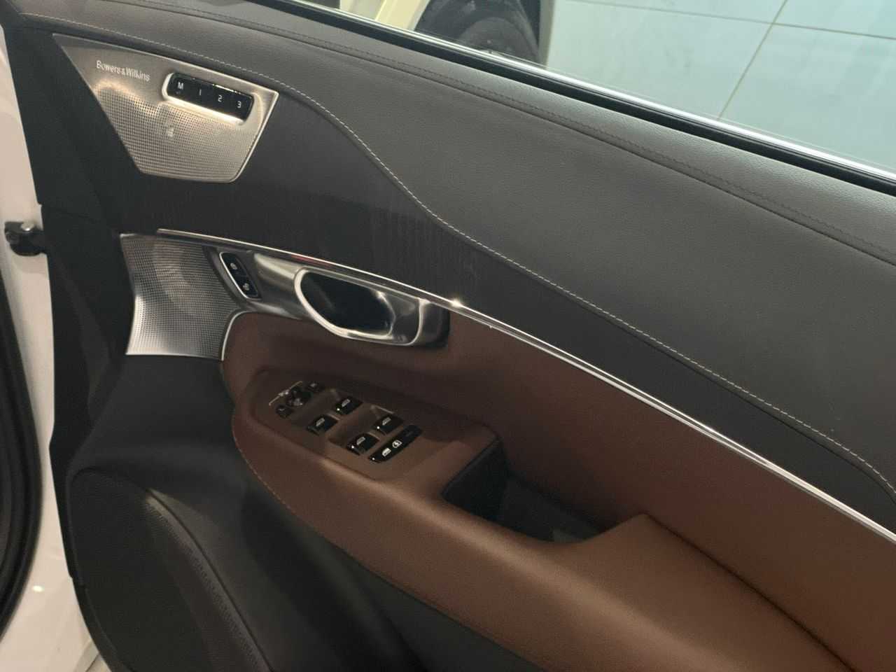 Volvo XC90 Ultra, T8 AWD Plug-in hybrid, Electric/Petrol, Bright, 7 Seats