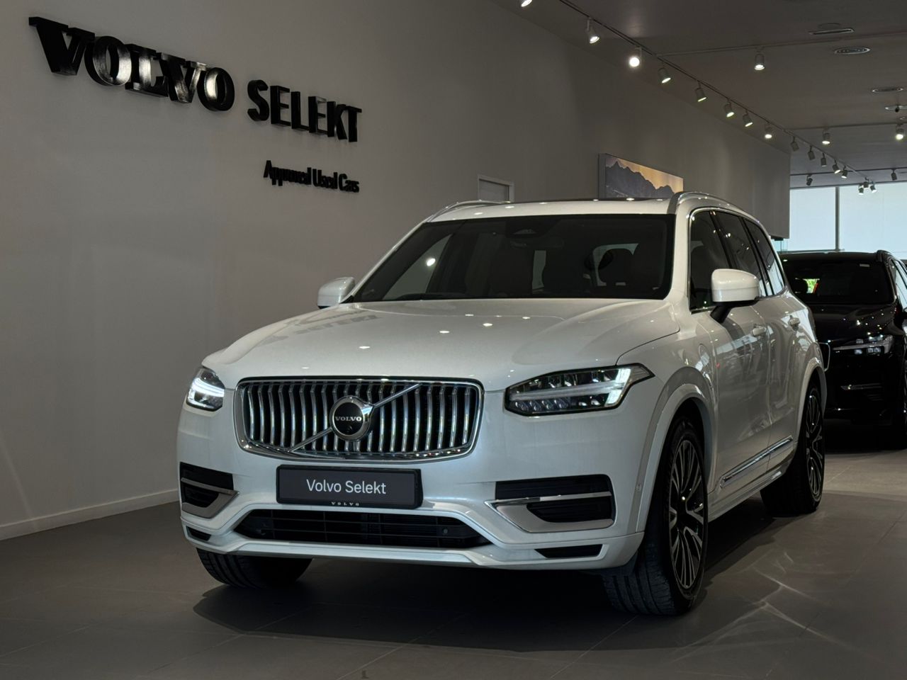 Volvo XC90 Ultra, T8 AWD Plug-in hybrid, Electric/Petrol, Bright, 7 Seats