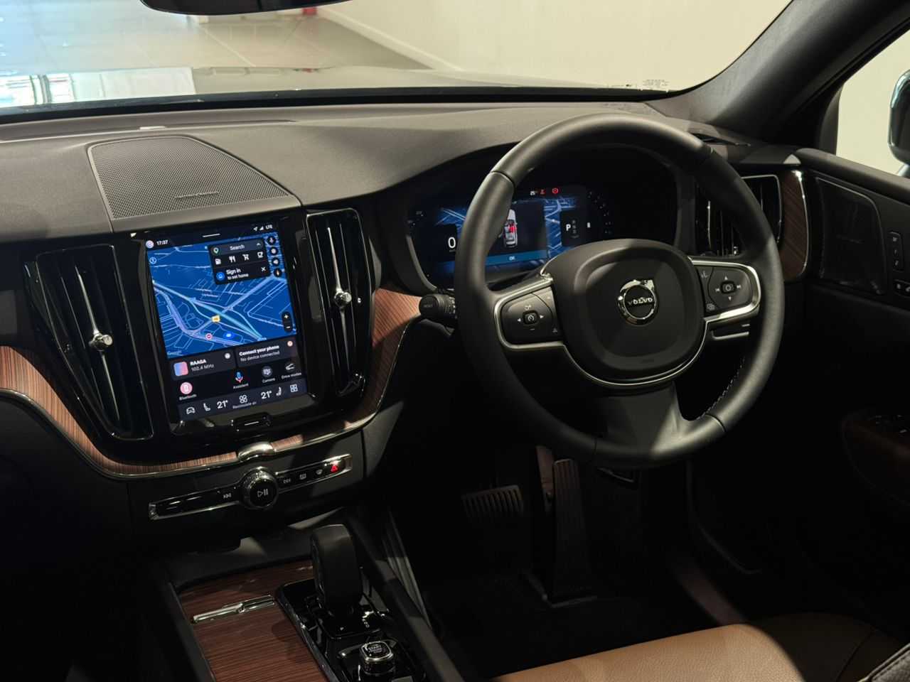 Volvo XC90 Ultra, T8 AWD Plug-in hybrid, Electric/Petrol, Bright, 7 Seats