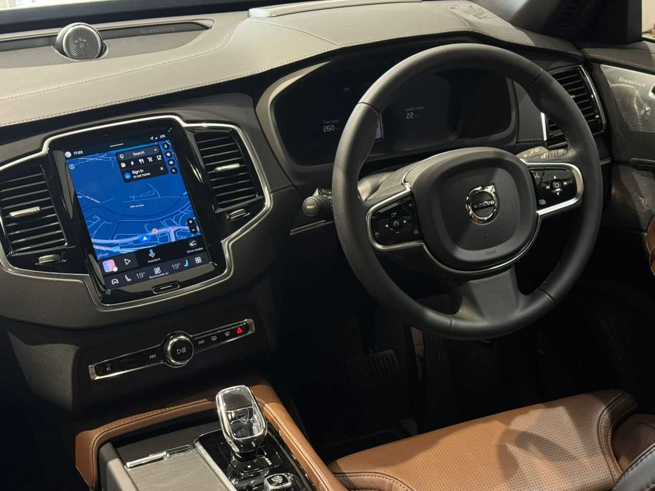 Volvo XC90 Ultra, T8 AWD Plug-in hybrid, Electric/Petrol, Bright, 7 Seats