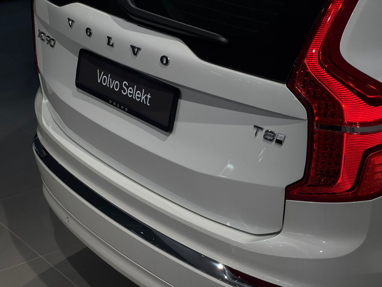 Volvo XC90 Ultra, T8 AWD Plug-in hybrid, Electric/Petrol, Bright, 7 Seats