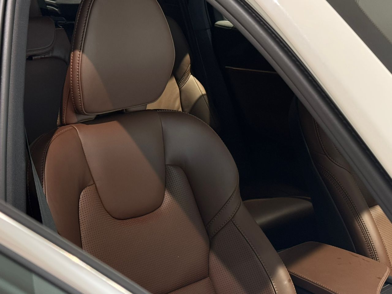 Volvo XC90 Ultra, T8 AWD Plug-in hybrid, Electric/Petrol, Bright, 7 Seats