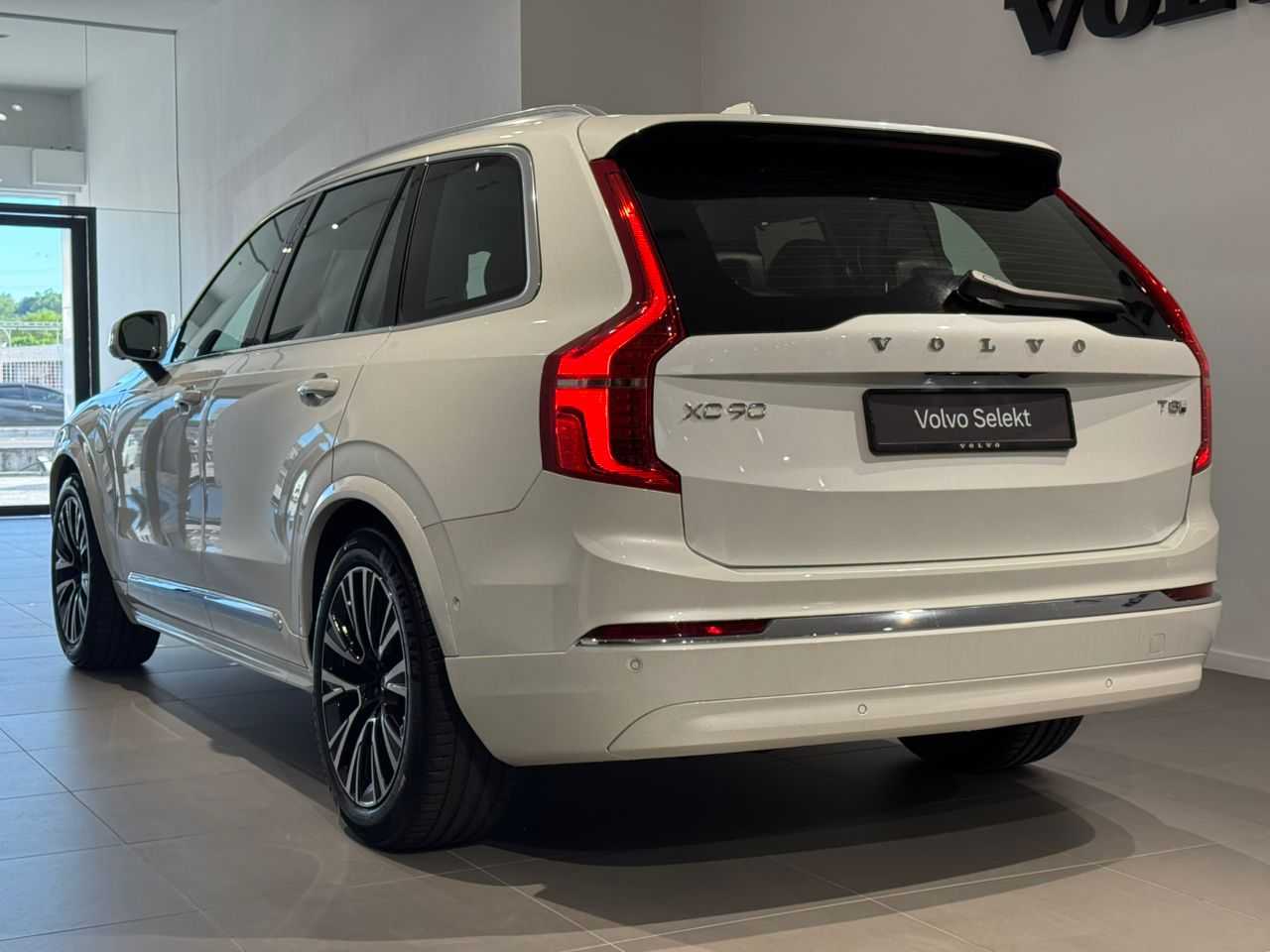 Volvo XC90 Ultra, T8 AWD Plug-in hybrid, Electric/Petrol, Bright, 7 Seats