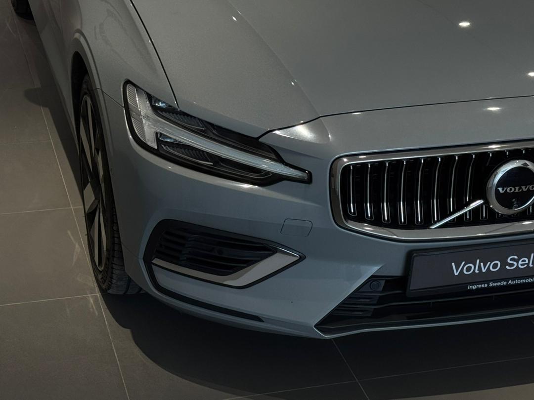 Volvo V60 Recharge Plus, T8 AWD Plug-in hybrid, Electric/Petrol, Bright