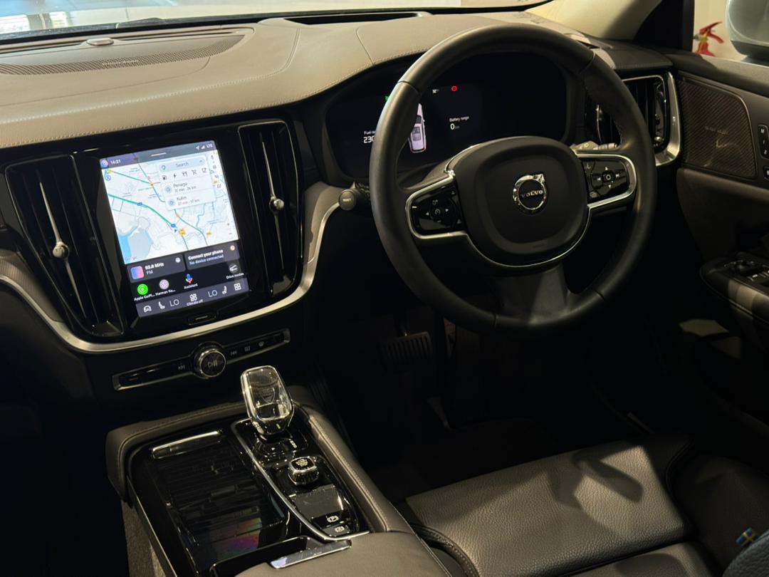 Volvo V60 Recharge Plus, T8 AWD Plug-in hybrid, Electric/Petrol, Bright