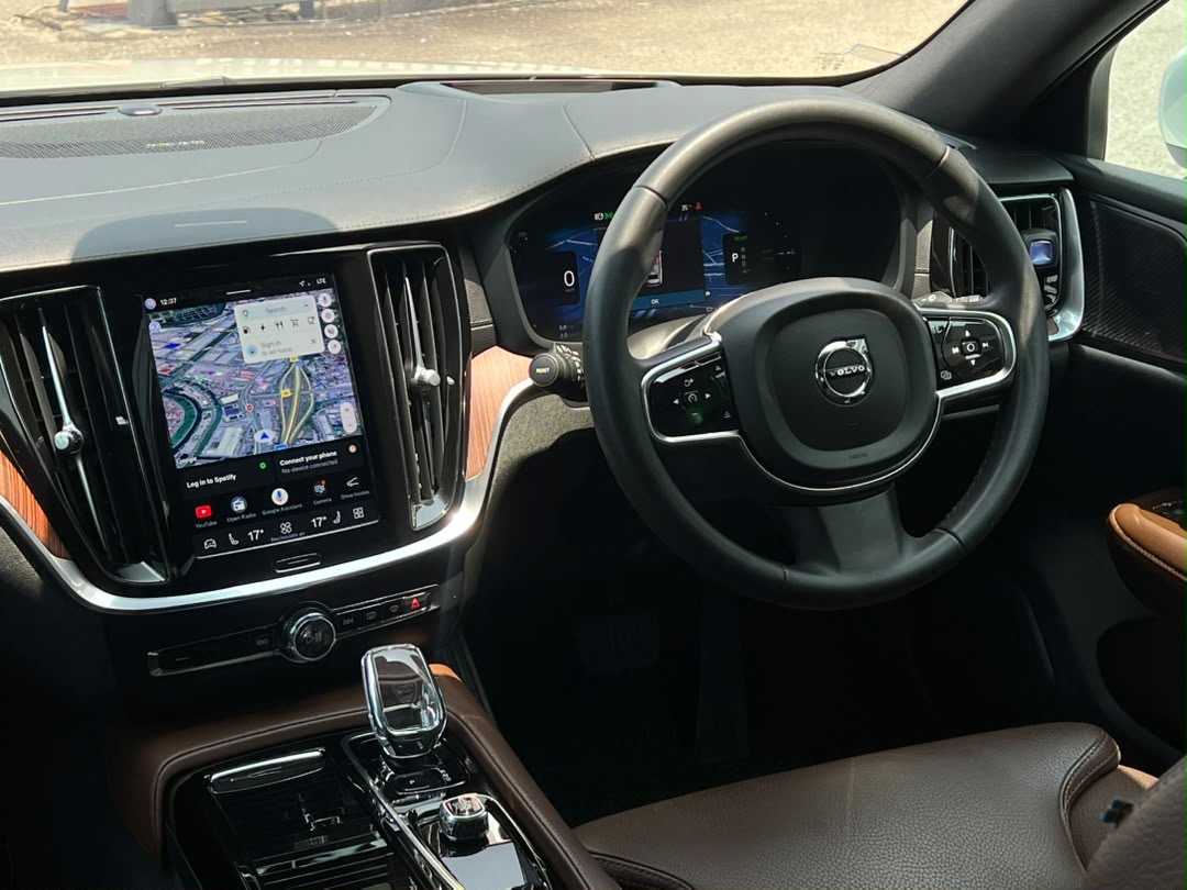 Volvo Recharge Ultimate, T8 , Electric/Petrol, Bright