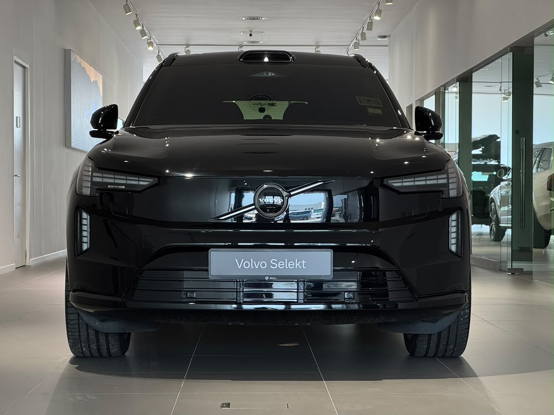 Volvo Ultra, Twin Motor Performance, Electric, 7 Seats