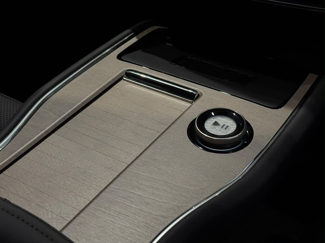 Volvo Ultra, Twin Motor Performance, Electric, 7 Seats