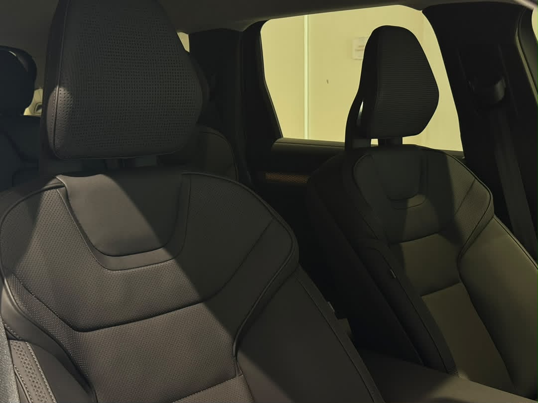 Volvo Ultra, Twin Motor Performance, Electric, 7 Seats