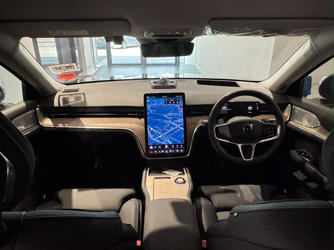 Volvo Ultra, Twin Motor Performance, Electric, 7 Seats