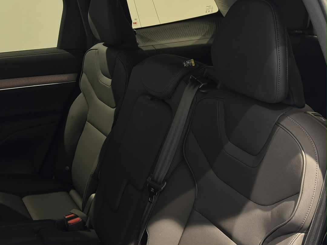 Volvo Ultra, Twin Motor Performance, Electric, 7 Seats