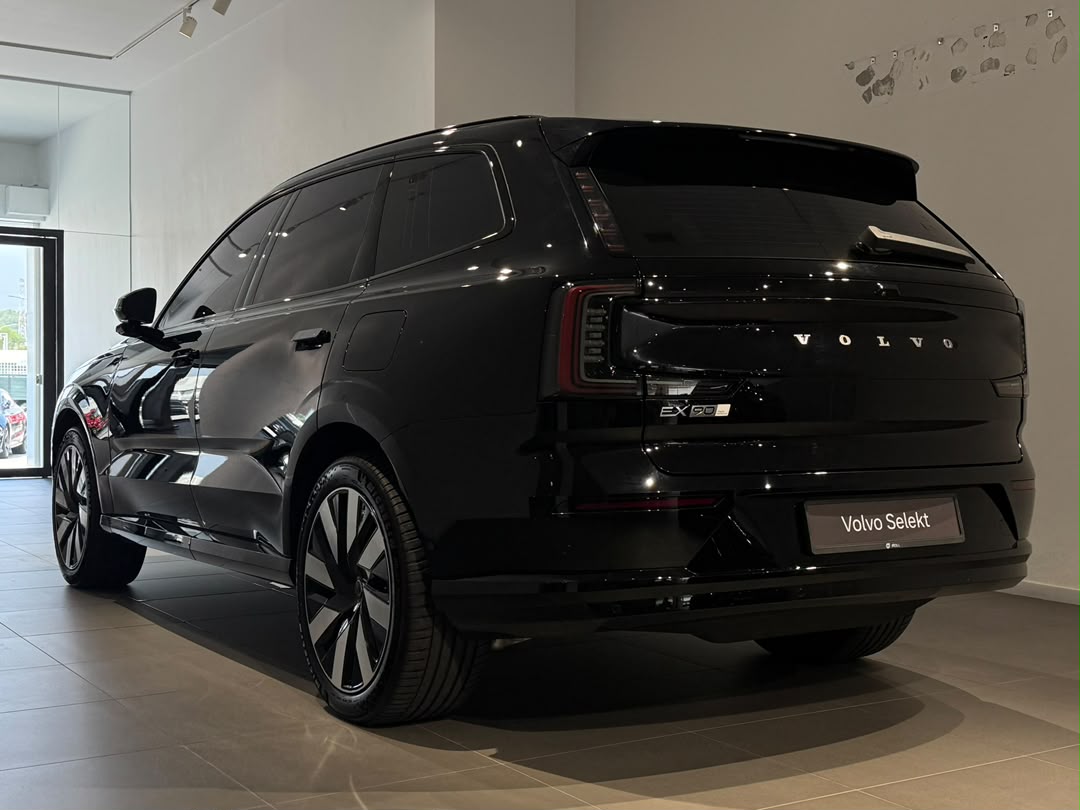 Volvo Ultra, Twin Motor Performance, Electric, 7 Seats