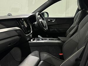 Volvo  XC60 Ultra, T8 AWD Plug-in hybrid, Electric/Petrol, Dark