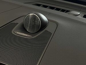 Volvo Ultra, T8 AWD Plug-in hybrid, Electric/Petrol, Dark