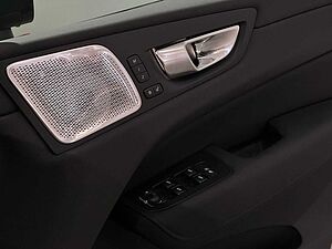 Volvo Ultra, T8 AWD Plug-in hybrid, Electric/Petrol, Dark
