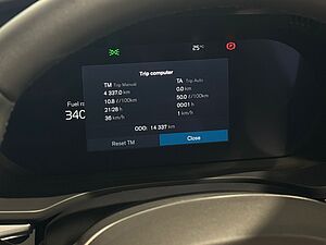 Volvo XC60 Essential, B5 AWD Mild hybrid, Petrol