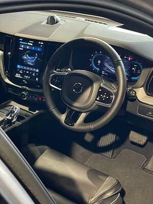 Volvo XC60 Ultra, T8 AWD Plug-in hybrid, Electric/Petrol, Dark