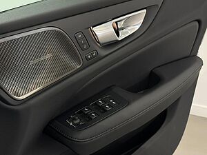 Volvo V60 Recharge Plus, T8 AWD Plug-in hybrid, Electric/Petrol, Bright