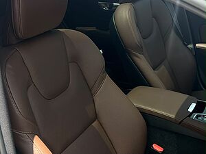 Volvo Recharge Ultimate, T8 , Electric/Petrol, Bright