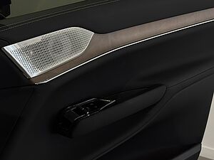 Volvo Ultra, Twin Motor Performance, Electric, 7 Seats