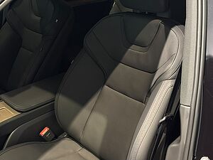Volvo Ultra, Twin Motor Performance, Electric, 7 Seats